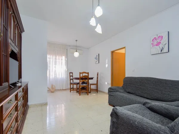 Piso en pasaje de Teba, 3