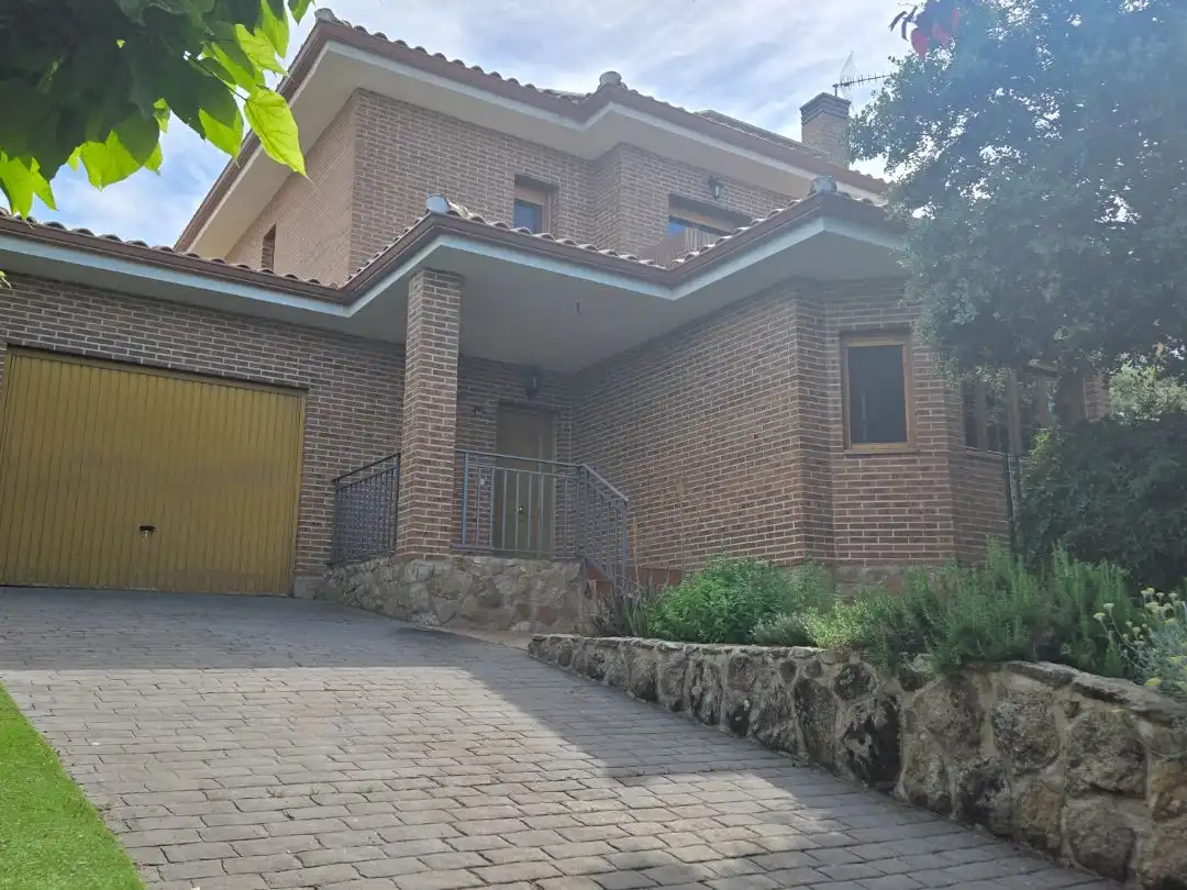 Chalet en  Calle Coruña 32 - Foto 2
