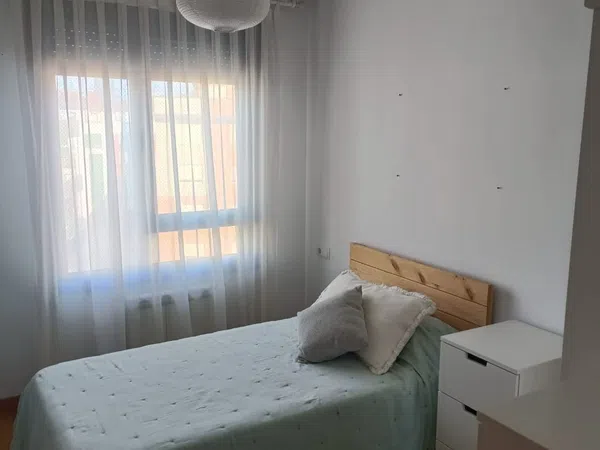 Piso en Calle Clara Campoamor, 1, HUCA-La Cadellada - Foto 4