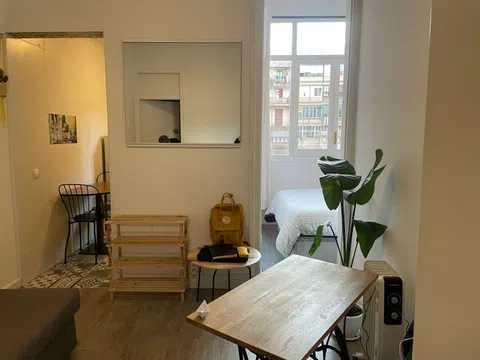 Estudio en calle de Roger de Flor, 135