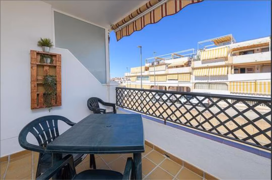 Piso en Torre de Benagalbón - Foto 2