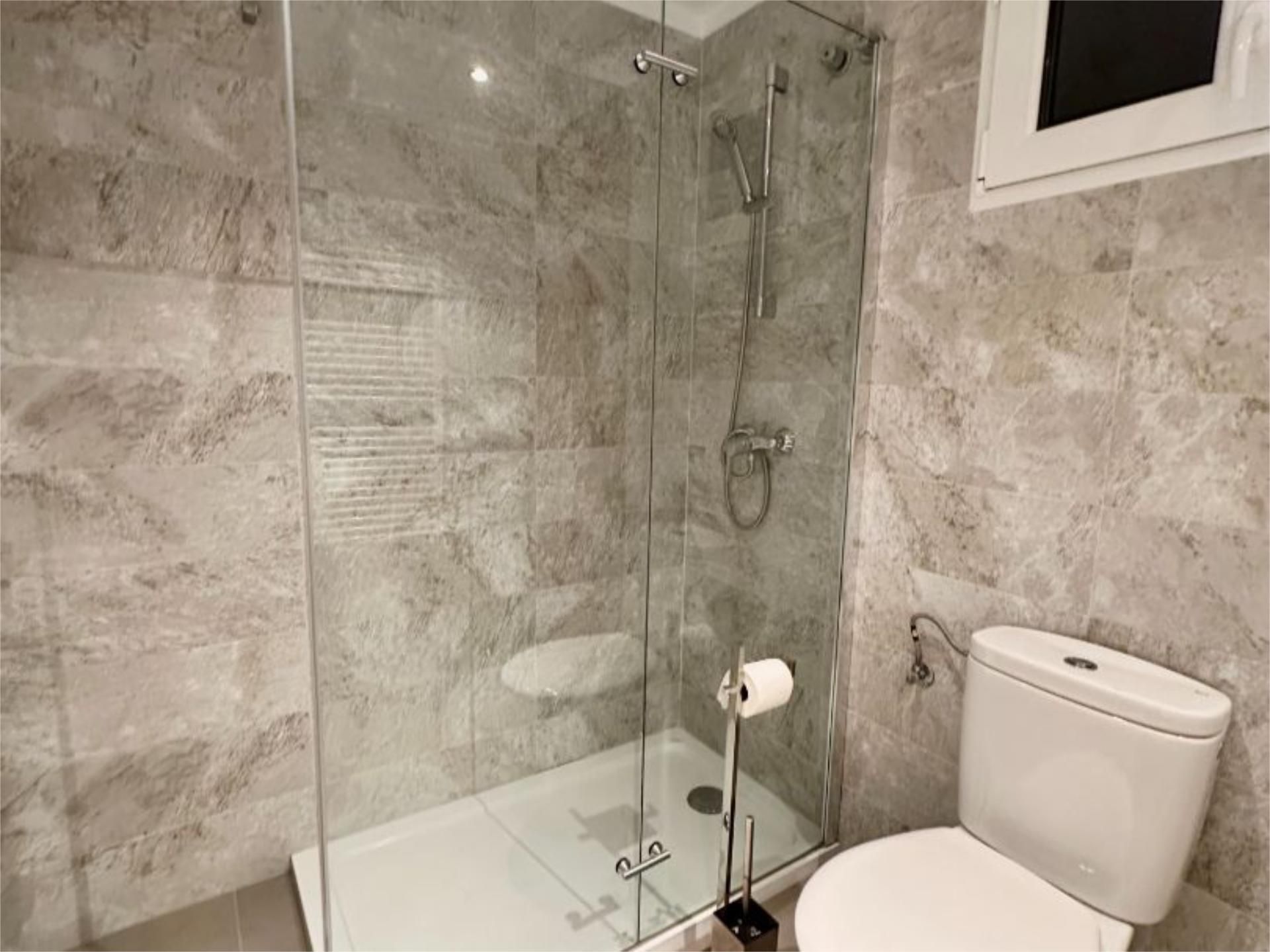 Piso en  Carrer de la Reina Esclaramunda 6 - Foto 8