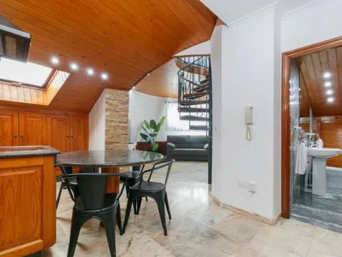 Dúplex en puerta del sol, 1