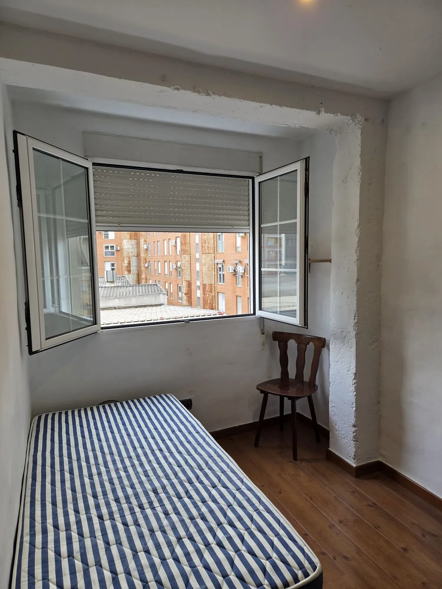 Piso en calle de la Democràcia, 75 - Foto 3