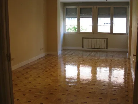 Piso en calle Clara del Rey, 31