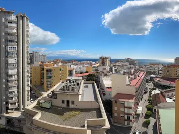 Piso en  Avenida Isabel Manoja 18 - Foto 1