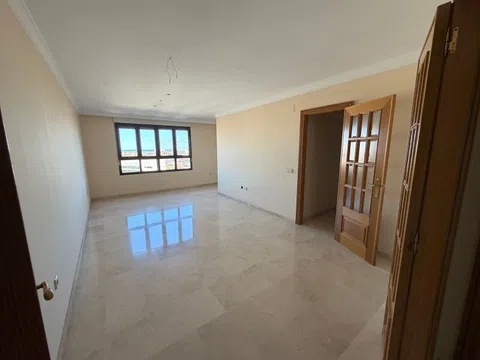 Piso en calle de la Guàrdia Civil, 26