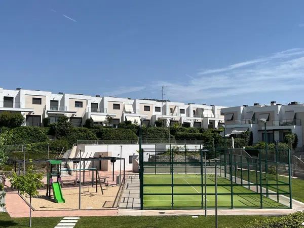 Chalet adosado en Calle del Marqués de la Victoria, 1, Cortijo Sur, Cortijo Sur - Foto 2
