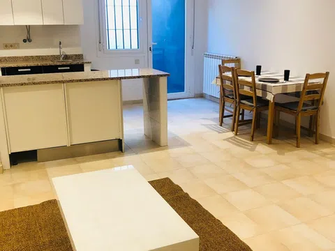 Estudio en calle Ecuador, 1