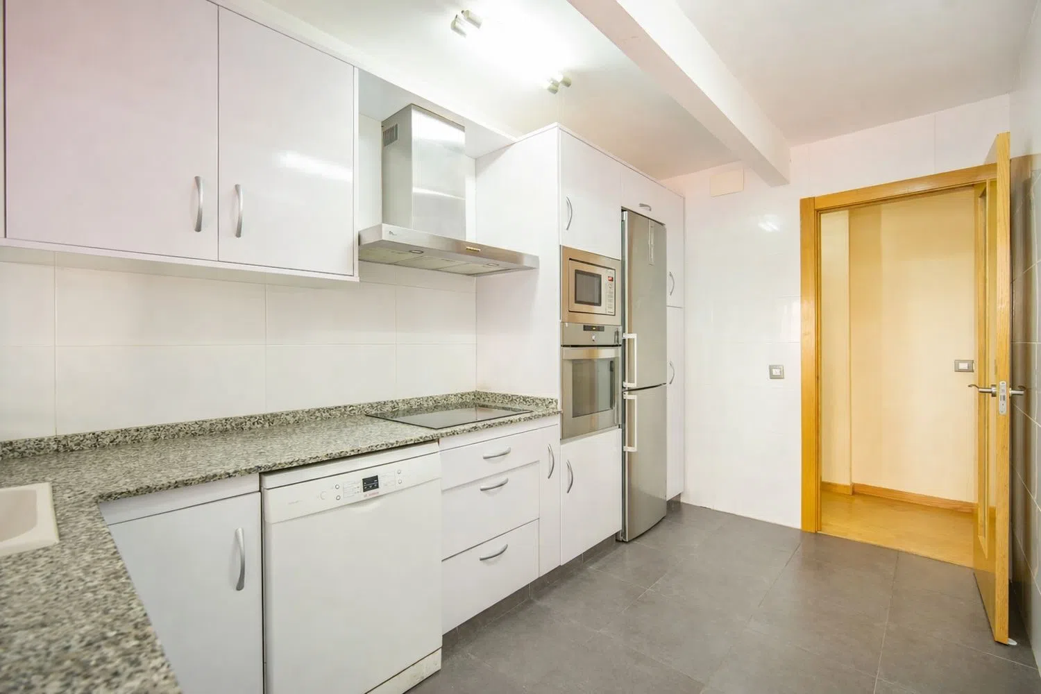 Piso en calle d'Amadeu de Savoia, 19 - Foto 16