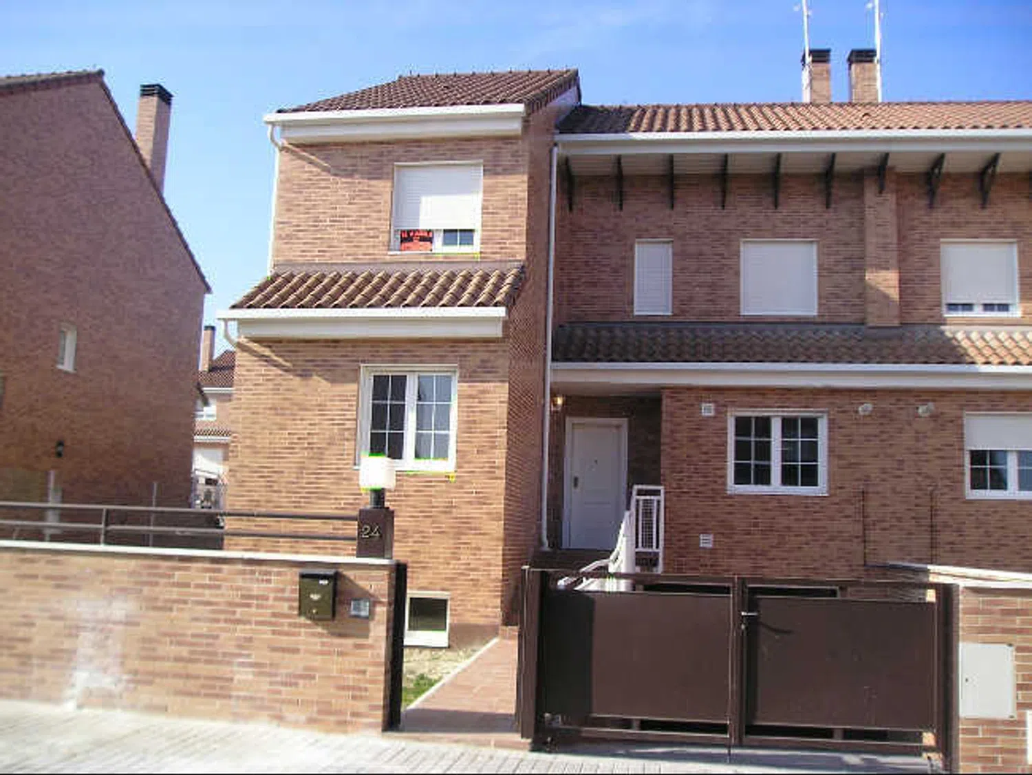 Chalet pareado en calle Sierra de Alcaraz, 24 - Foto 1