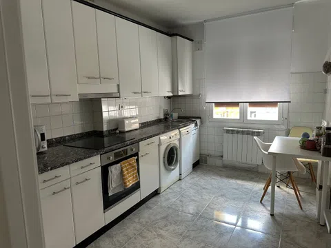 Piso en calle Nueva Dentro-Juderia, 27 - Foto 1