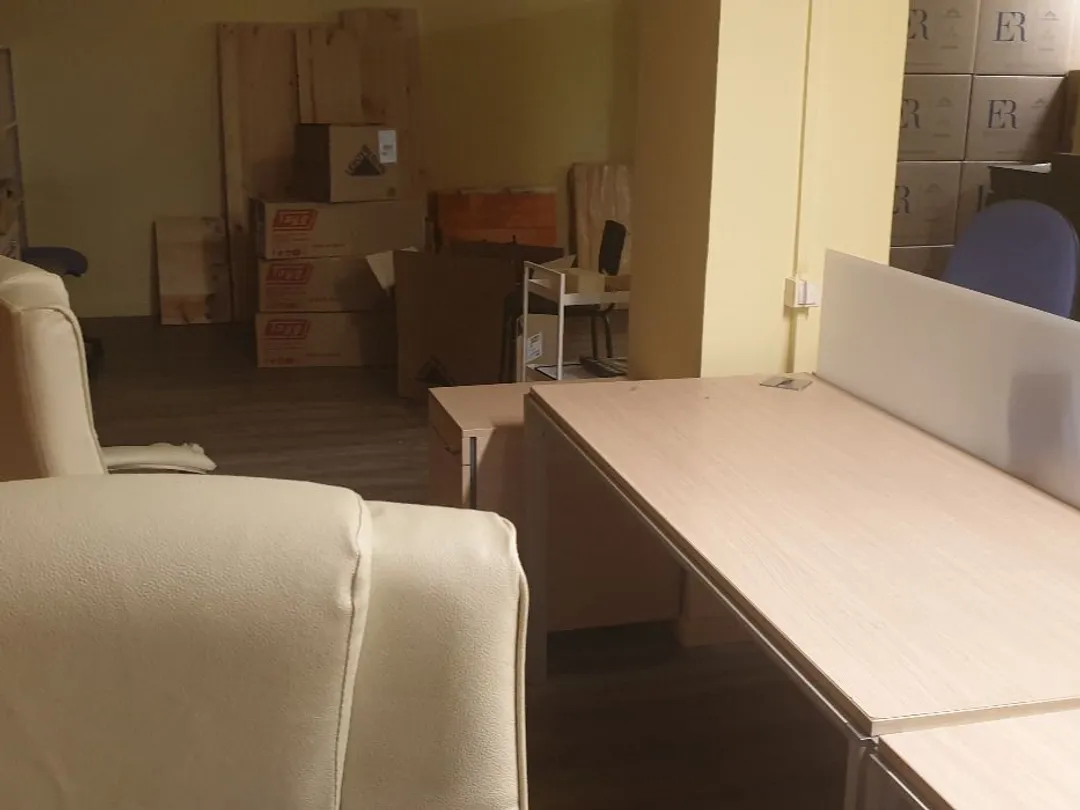 Local comercial en  Carrer d'Antoni Gaudí 10 - Foto 2