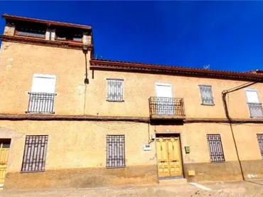 Chalet en En travesia principal - Foto 1