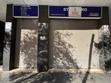 Local comercial en  Carrer del Canonge Doctor Auguet 60 - Foto 1
