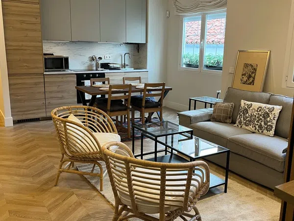 Piso en calle de Alfonso X, 6