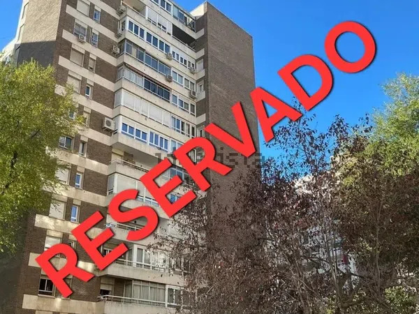 Piso en avenida de El Ferrol, 6