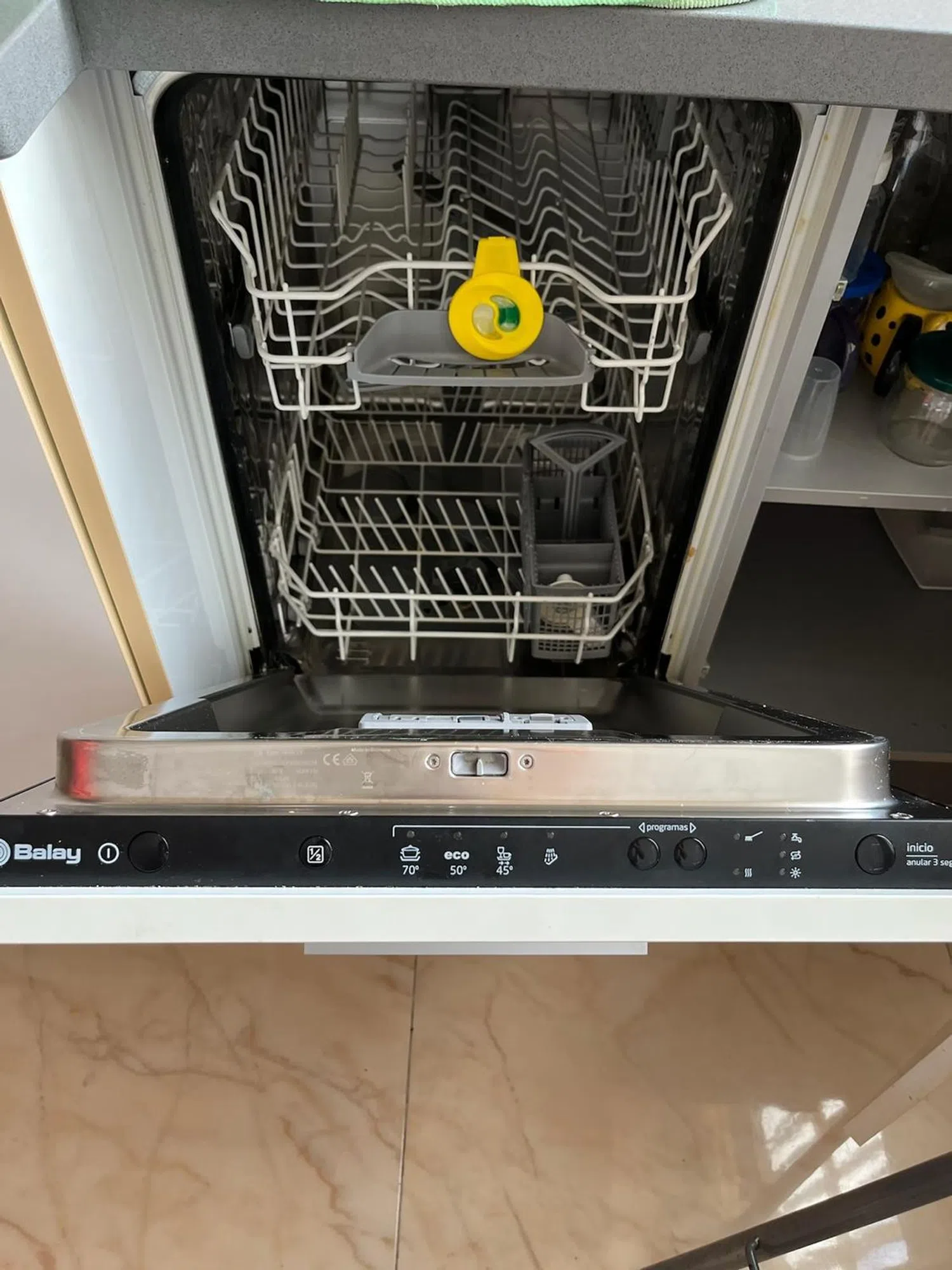 Piso en avenida Juan Sebastián Elcano, 97 - Foto 4