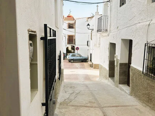 Casa de pueblo en Del Medio s/n - Foto 2