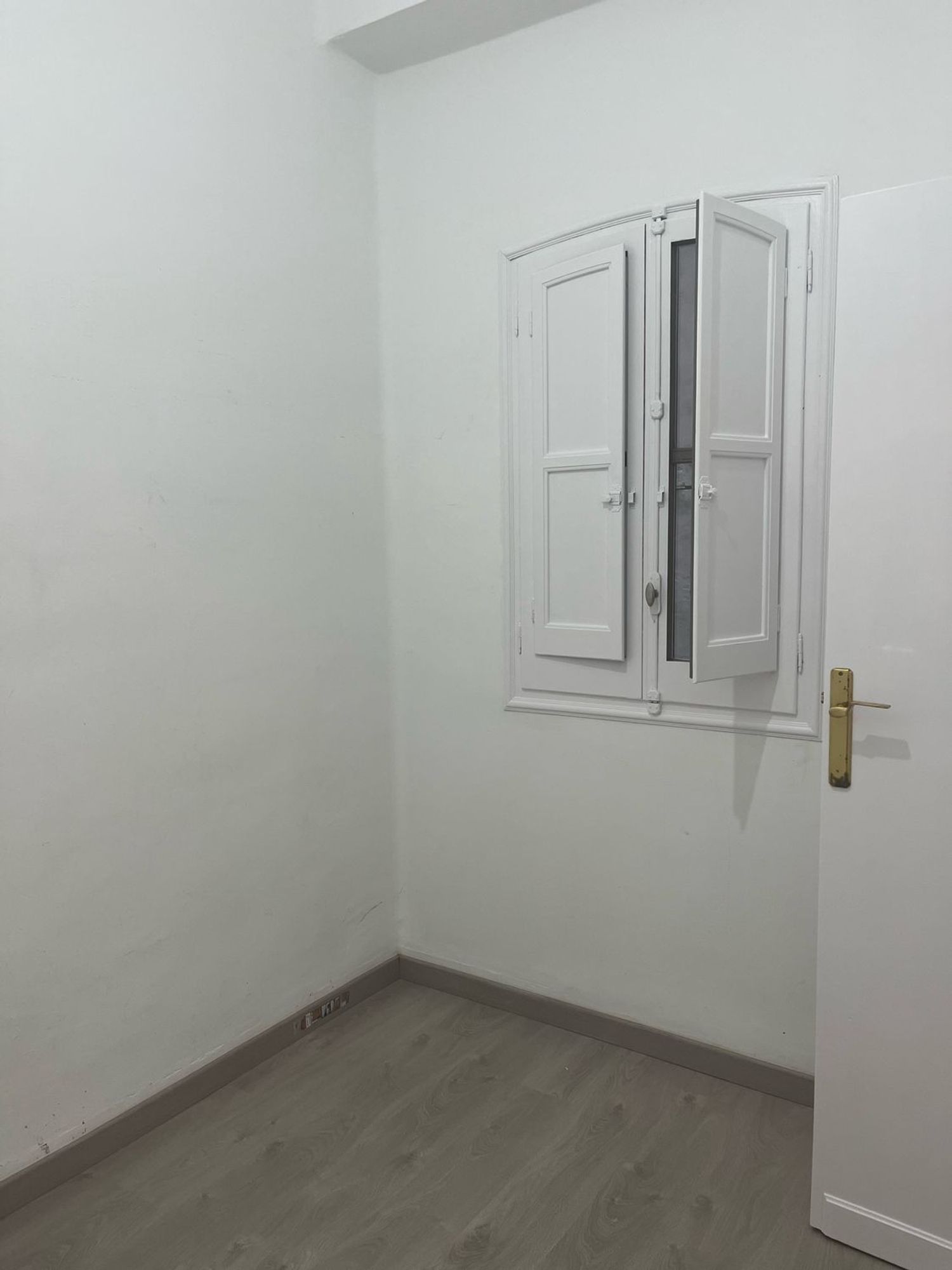 Piso en Calle de Sagunt, 106 - Foto 4