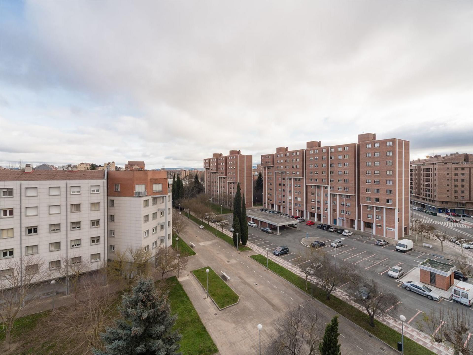 Piso en  Calle de Irunlarrea 50 - Foto 12