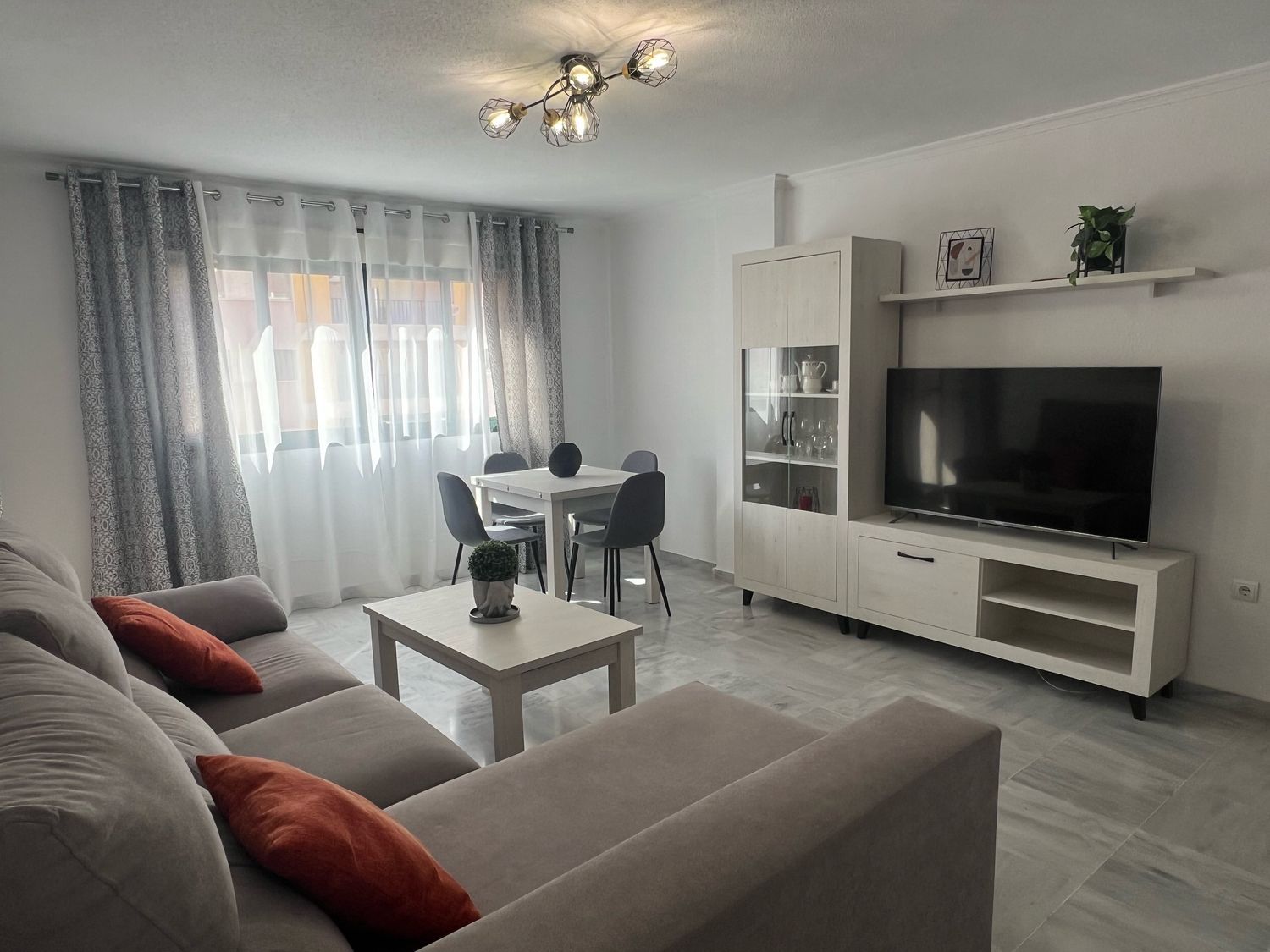 Piso en calle Salitre, 23