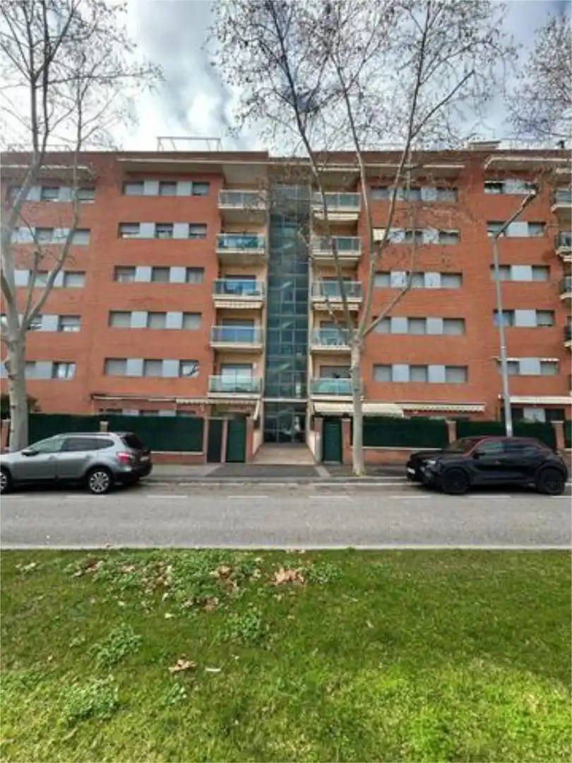 Piso en Piso con piscina cerca del mercado - Foto 1