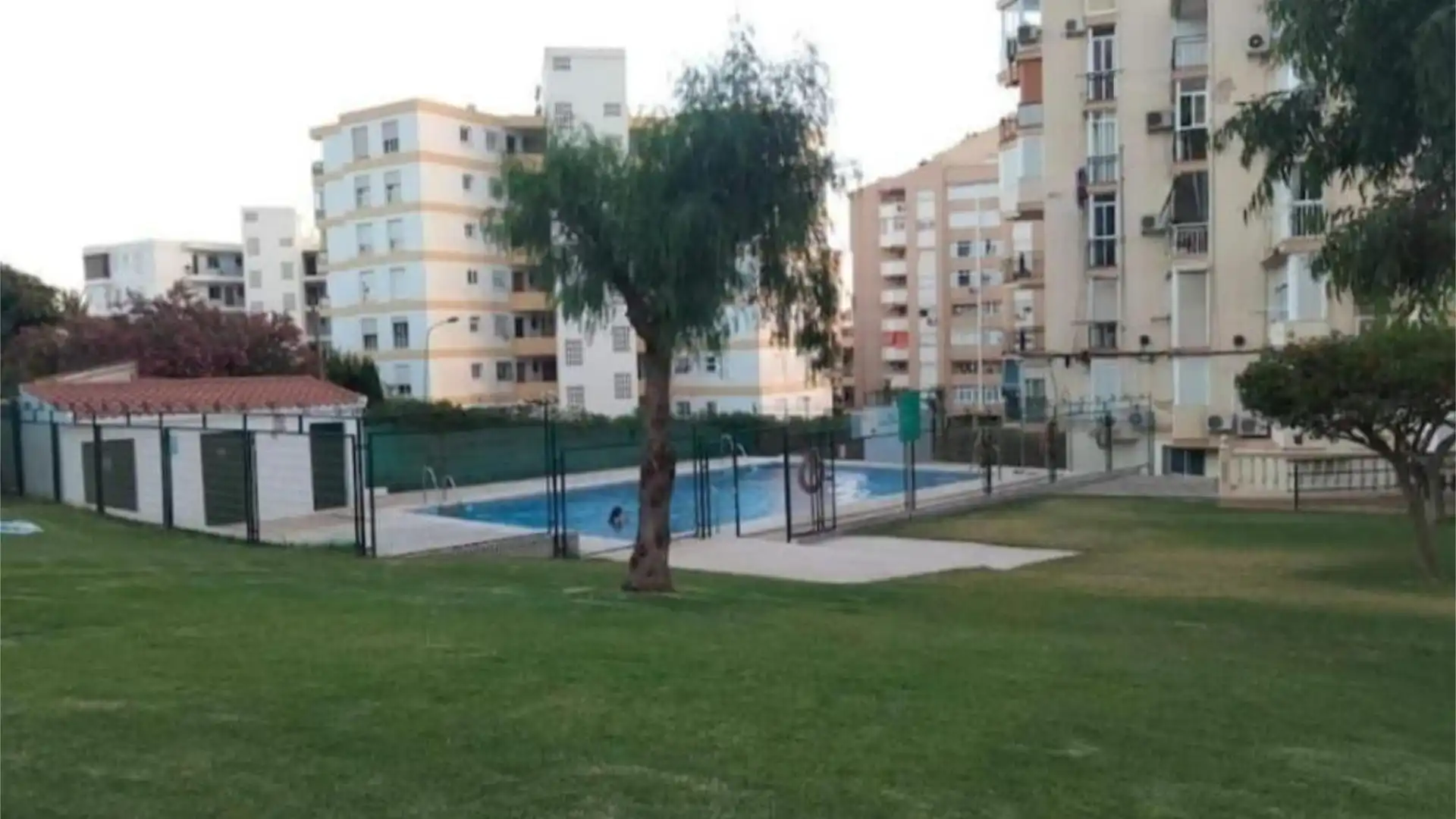 Piso en  Calle Hermanos Álvarez Quintero 1 - Foto 1