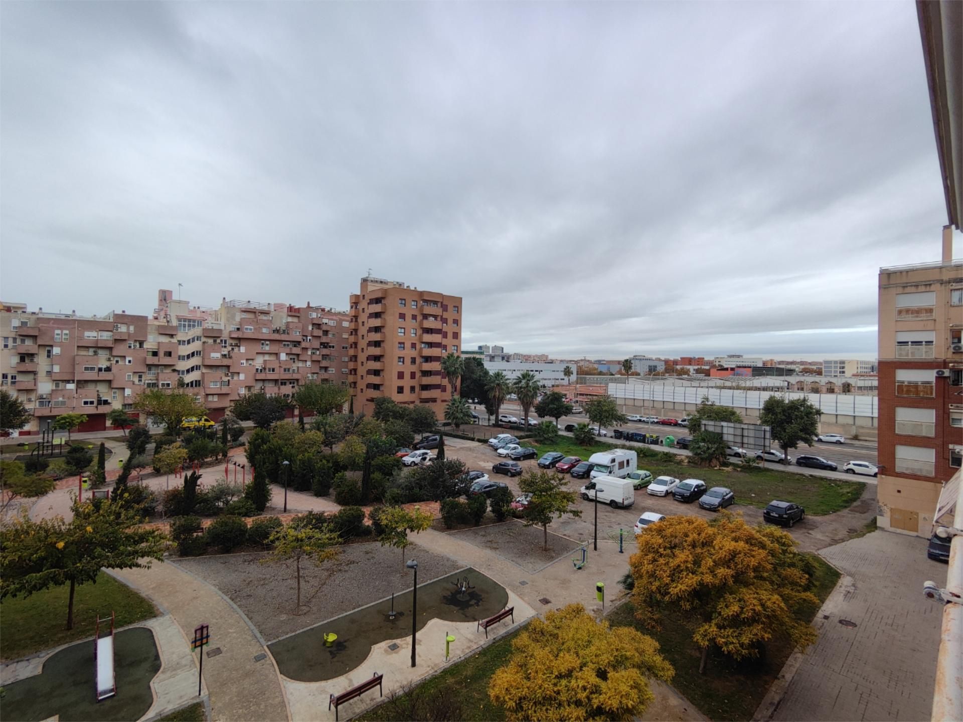 Piso en  Carrer de Vicente la Roda 9 - Foto 2