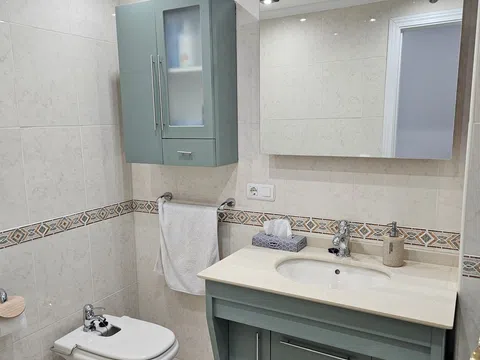 Piso en calle Luis Sala Balust, 49
