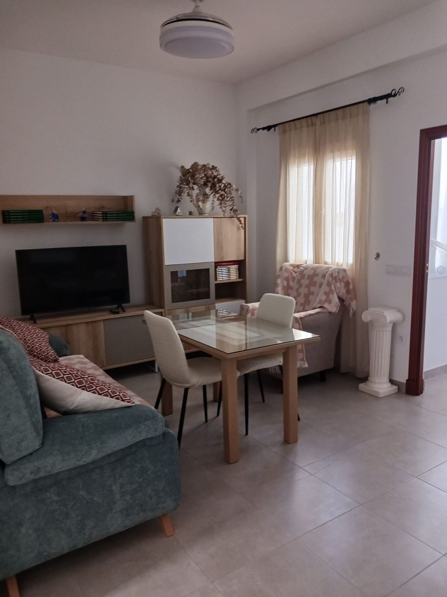Casa o chalet independiente en Calle Vela y Mora, 24 Bajo - Foto 2
