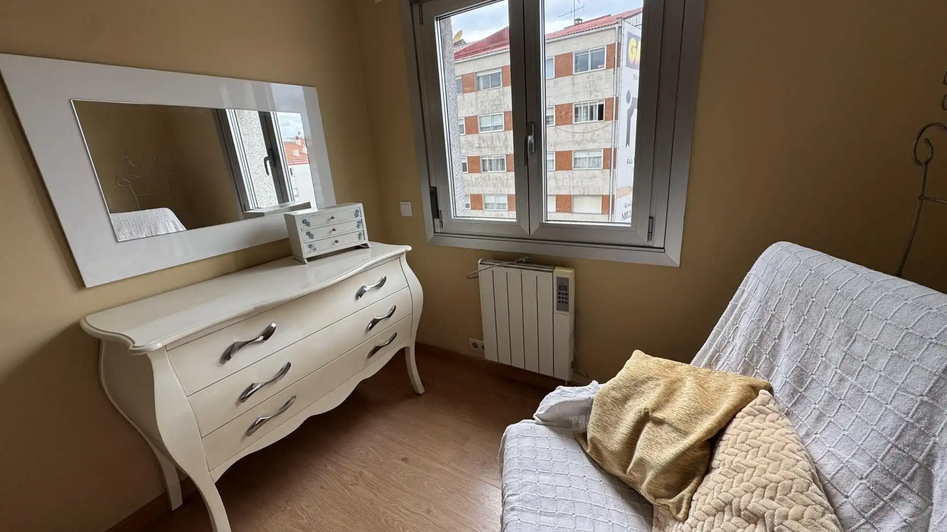 Piso en  Avenida Rosalía de Castro 69 - Foto 9