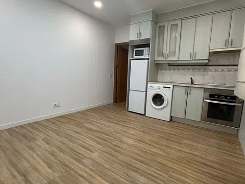 Piso en calle de Oviedo, 31