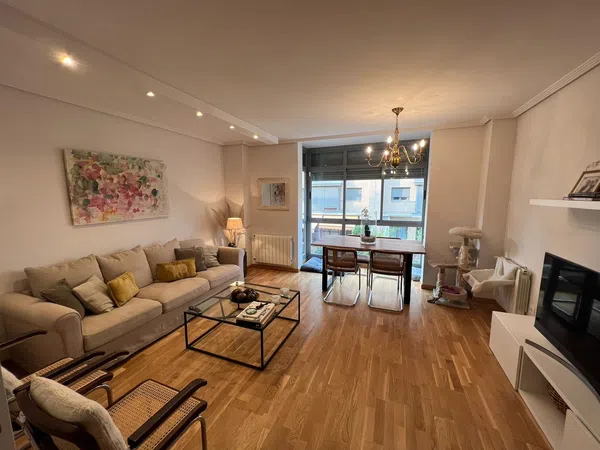 Piso en calle de Ana de Austria, 27