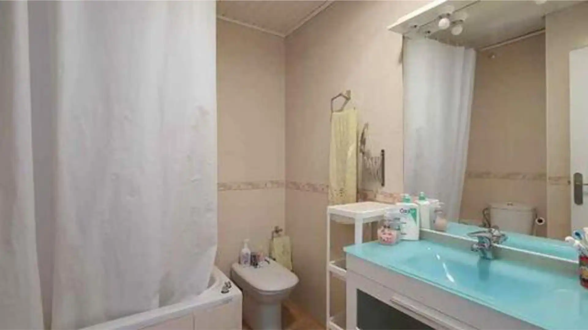 Piso en barrio - Foto 6