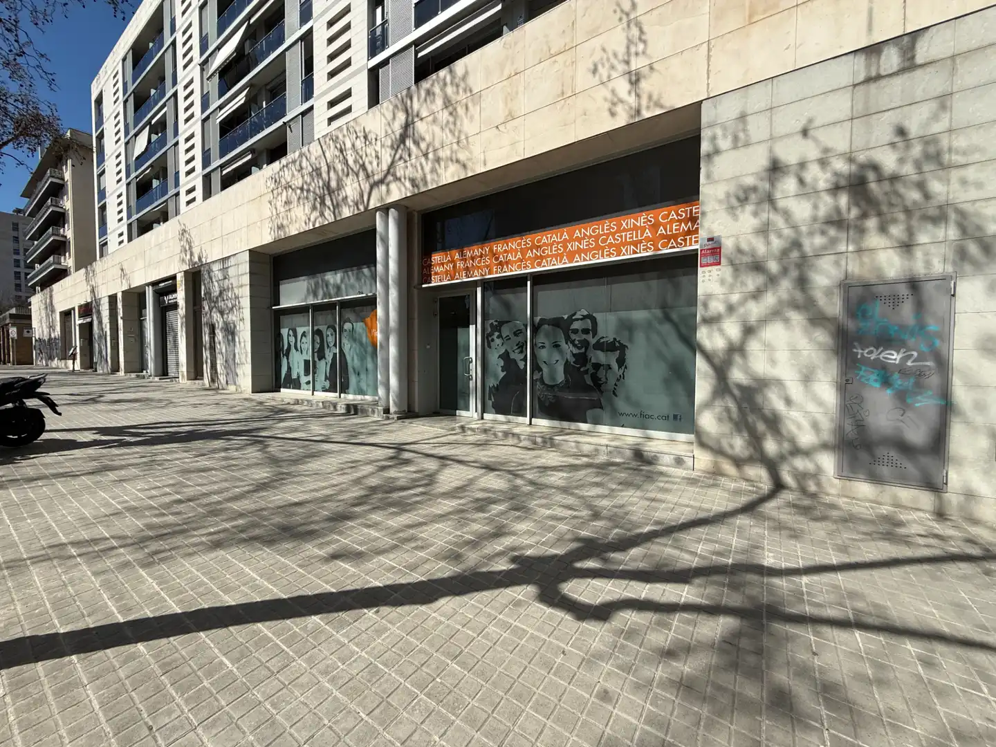 Local comercial en Sabadell - Foto 2