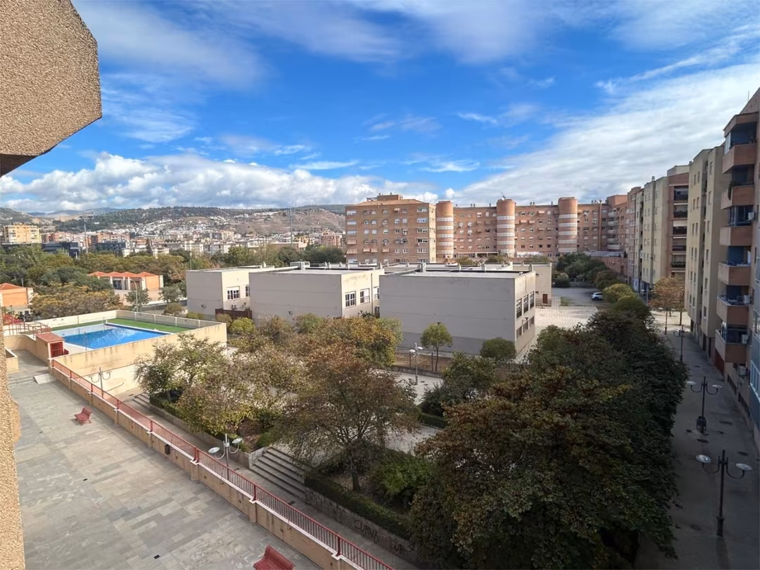 Piso en  Calle Pintor Manuel Maldonado 25