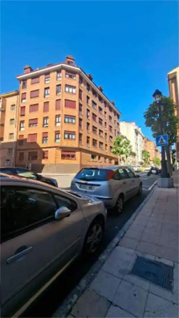 Piso en Ciudad Naranco - Foto 2