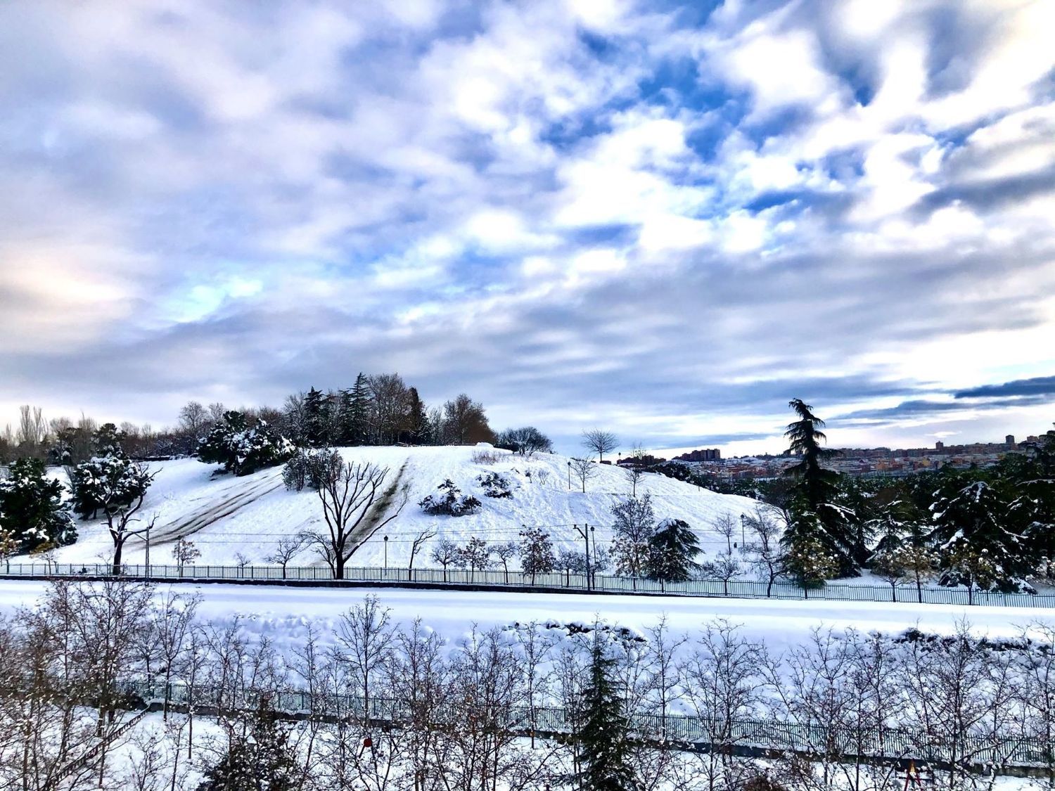 Estudio en calle de Puerto Serrano, 32