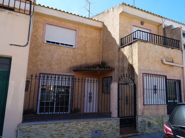 Chalet adosado en Calle Miguel de Unamuno, 5 - Foto 1