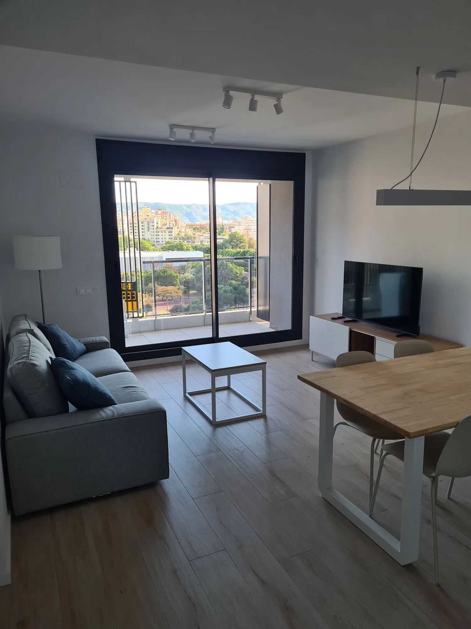 Piso en avenida Academia de Infantería, 1 - Foto 1