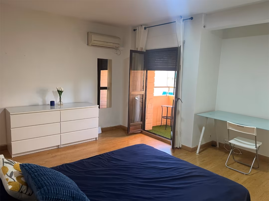 Piso en  Avenida de la Viñuela 18