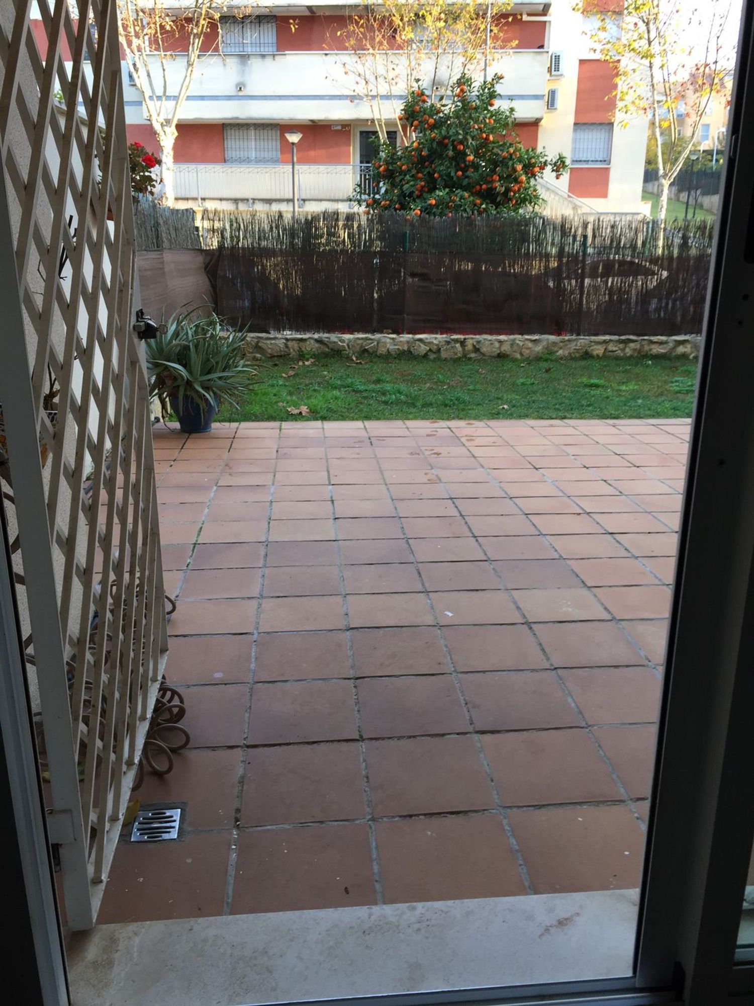 Piso en Calle de las Trece Rosas, 17 bajo D - Foto 2