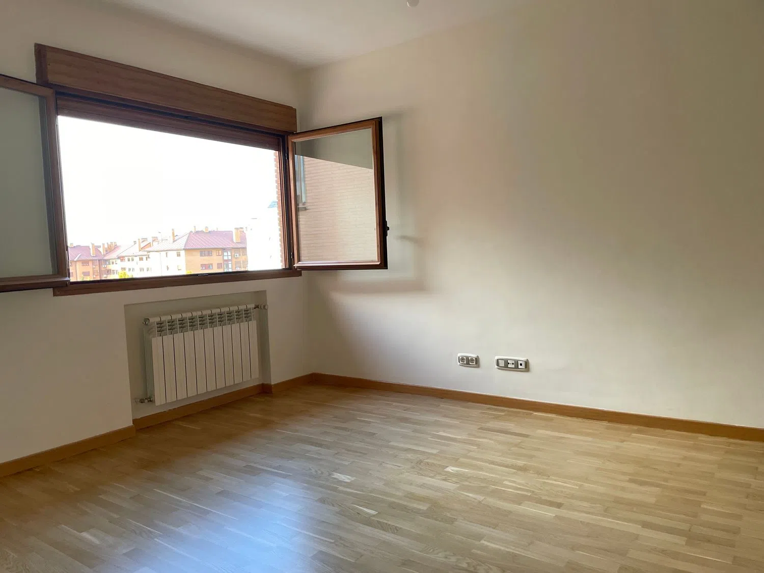 Piso en calle de los Monasterios de Suso y Yuso, 67 - Foto 15