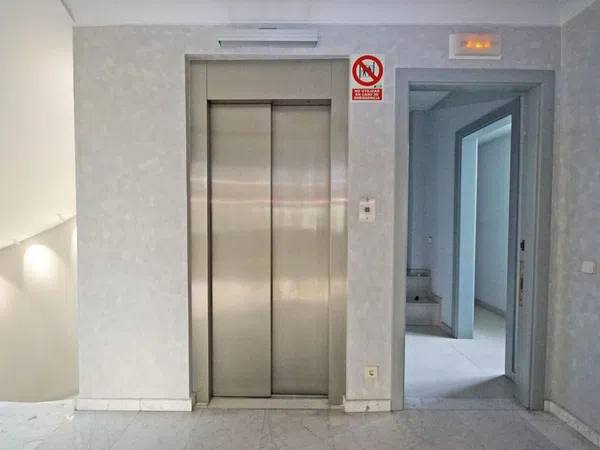 Nave en Calle Arquímedes - Foto 16