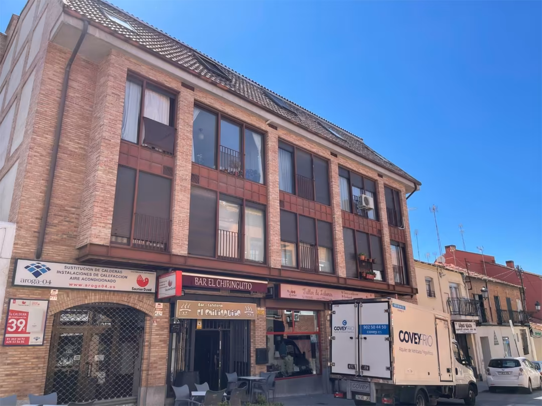 Estudio en  Calle Luis Béjar 19