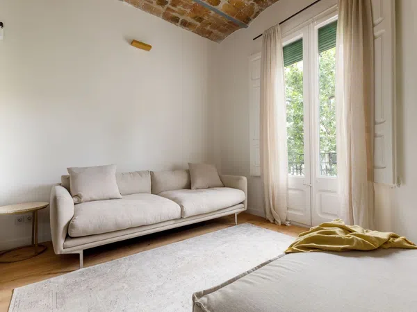 Piso en Barrio La Sagrada Família - Foto 4