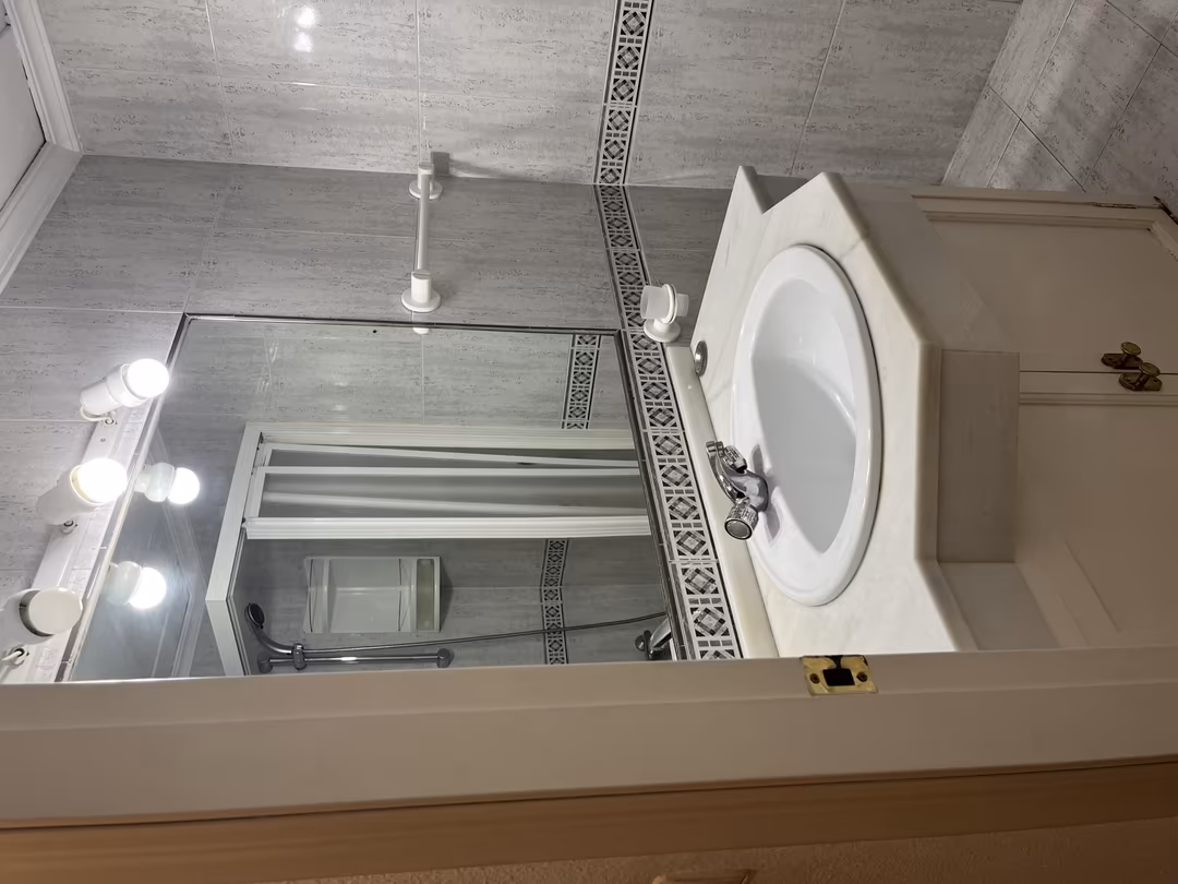 Piso en  Calle Diego Angulo Íñiguez 9 - Foto 9