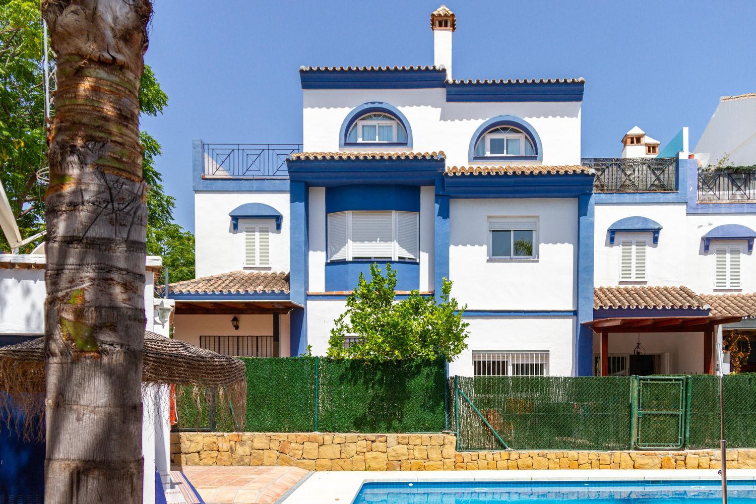 Chalet adosado en Avenida Virgen del Rocío, 20 /22 - Foto 14