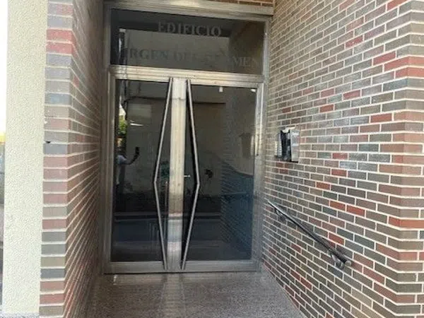 Piso en avenida Primero de Mayo, 5